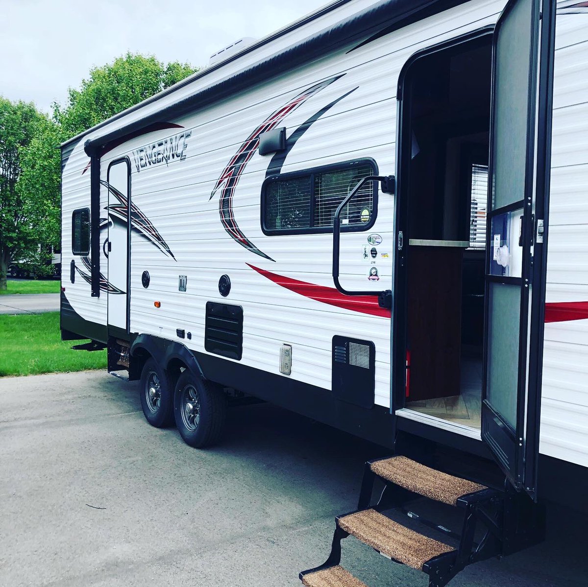 littletimmyproj's tweet photo. Say hello to our Little Mom Stop ✨

We have worked tirelessly over the last year and a half to get to where we are now and TODAY, we are proud owners of our mobile care unit. (1/3) https://t.co/OrixGcy5Qd