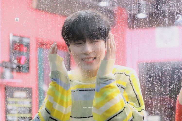  #MINHYUK being a squishy Bub; a thread