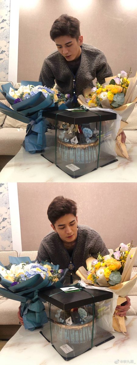 HYXdoingthings's tweet photo. Li Jiu Lin being gifted flowers by fans
#LiJiuLin #李九霖 #MuYanLi #HaoYiXing https://t.co/IzyYsceGGJ