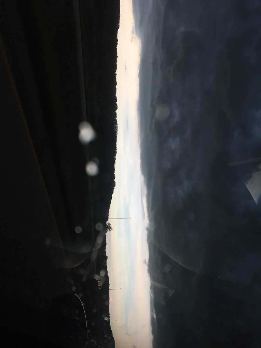 ryth11m's tweet photo. Illinois weather can’t decide if it wants to rain or be a good day. https://t.co/pNMICQsu51
