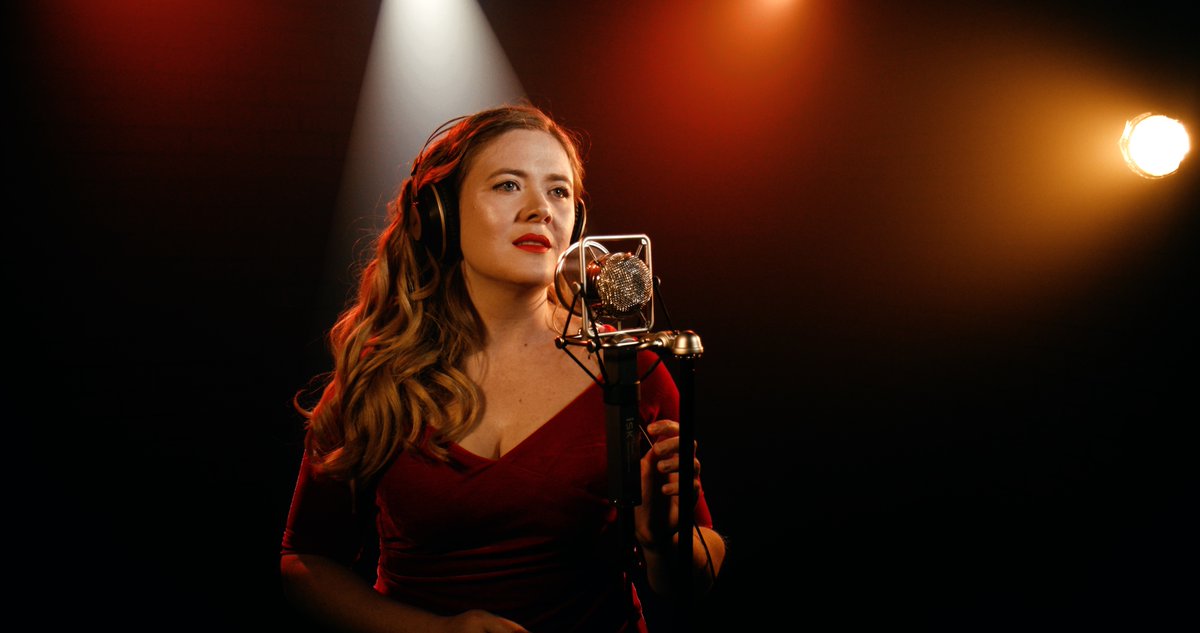 HartstoneKitney's tweet image. May is Cystic Fibrosis Awareness Month! This version of Jerry Herman's 'I Won't Send Roses' (from 'Mack &amp;amp; Mabel') was filmed live (one take!) in HKP's new digital studio, to be part of a @65RosesDay Concert. #madeinadelaide
youtu.be/t6yHqMHtU2w 
65roses.raisely.com/emma-knights🌹