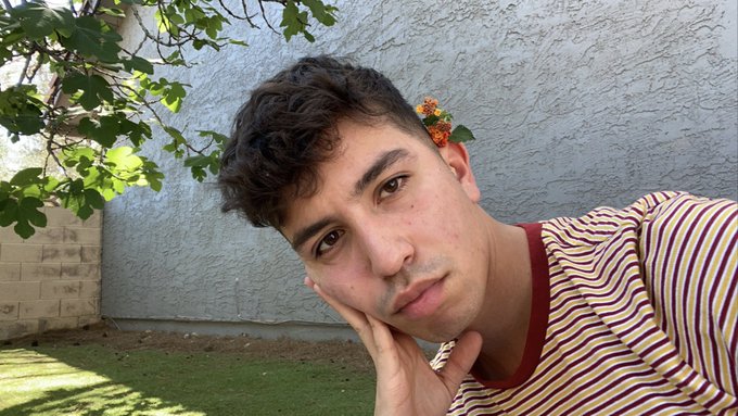 Watch that bitch's leaked NSFW photo on TwXstars