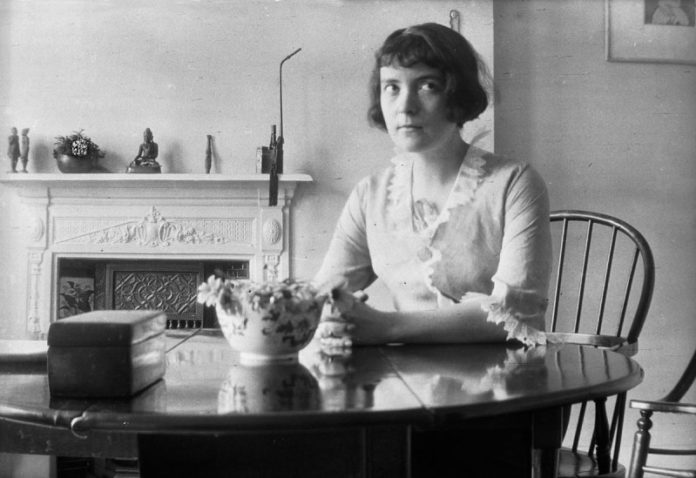 day 11 : katherine mansfieldnew zealand modernist short story writer and poet; woolf considered her as the only writer of whom she was jealouslovers include māori tribal leader maata mahupuku, artist edith bendall, and later possibly dora carrington and dorothy brett (3)