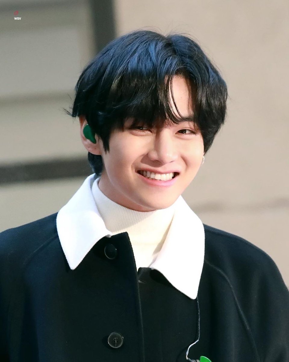 a thread to cheer you up- taehyungs smile