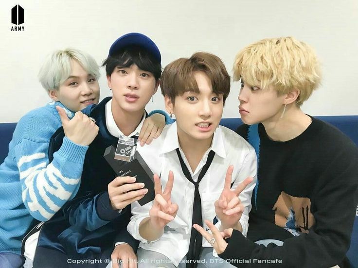 7BLost's tweet photo. 𝗥𝗢𝗬𝗔𝗟 𝗩𝗘𝗡𝗘𝗧𝗜𝗔𝗡 𝗖𝗼𝗺𝗲𝗯𝗮𝗰𝗸 𝘀𝘁𝗮𝗴𝗲.
Hoy los bebés del grupo decidieron salir de su cueva para asistir al comeback de estas niñas preciosas. Les agradecemos la invitación, fue grandioso poder verlas brillar en el escenario.
#CBRVENT #CBUP #RVENPOWER https://t.co/Q180AbLQmh