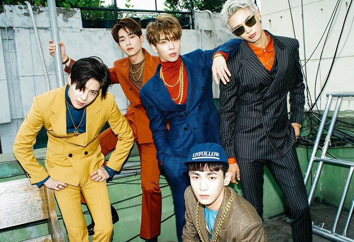 — a thread of shinee but they get older as you scroll <3