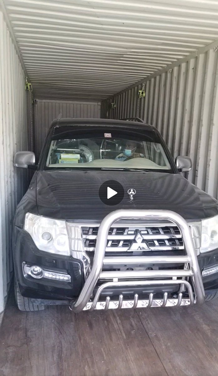 DivunguiT's tweet photo. White succès cargo, toujours au service de ses clients. https://t.co/A2nJFY2pGR