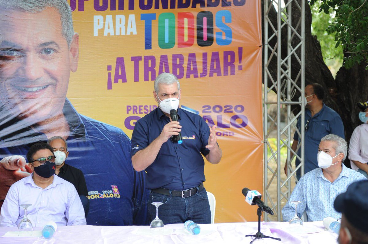 mayoescoto's tweet photo. Encuentro de nuestro candidato presidencial @gonzalo2020rd con los dirigentes provinciales y candidatos de las diferentes comunidades de Montecristi. 

#ATrabajar que en la provincia de Montecristi #GonzaloCastillo gana con más del 63% de los votos 💪🏽

#GonzaloPresidente https://t.co/1RntFULw12