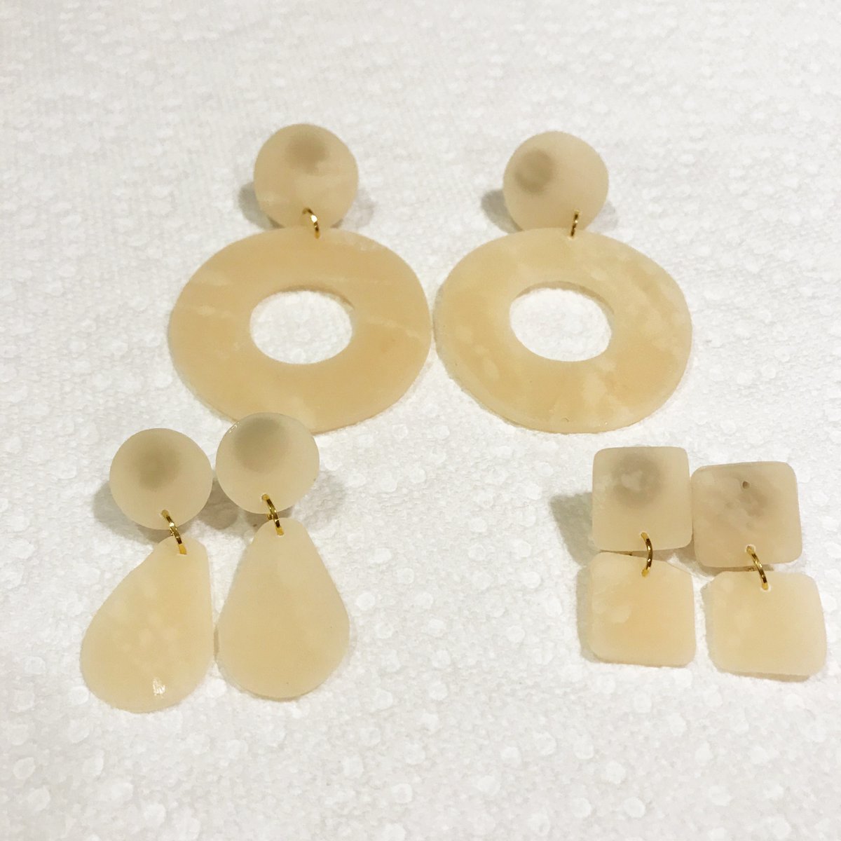 marandahrain's tweet photo. earring sale for abortion funds round 3 baby!! $20 a pair of handmade clay earrings (half to me to cover costs, half to abortion funds). DM me to purchase a pair, or rt to show folks who might want some! https://t.co/wcEDmV7i0G