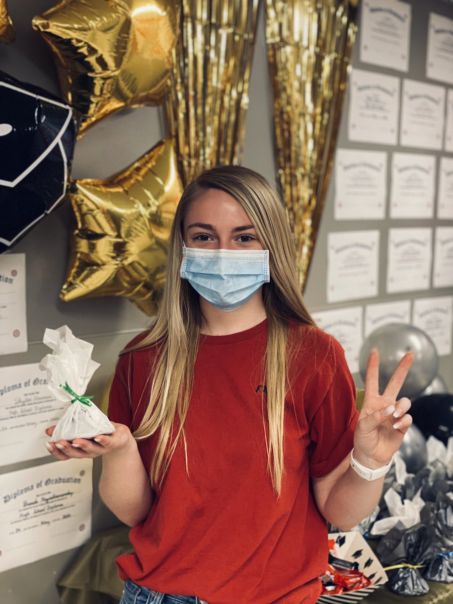 BryanJGTarget's tweet image. HUGE CONGRATULATIONS TO THE CLASS OF 2020!

It’s been a rough few months, but our seniors at #T0069 are still spreading #JOY while trying to finish off their school year STRONG💪🏽

We are ALL so proud of you and cant wait to see the future leaders you’re all meant to be! 

🎓🎓🎓