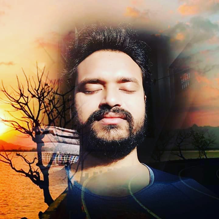 yogamasteranil's tweet photo. 🕉 *योग संदेश:🧘‍♂️* 
🙏जी। *स्वर्ण कितना भी मूल्यवान क्यों ना हो किन्तु सुगंध पुष्प से ही आती है। इसी तरह ज्ञान कितना भी मूल्यवान क्यों ना हो, किन्तु उसकी सुगंध बिना आचरण के नही आ सकती। *प्रतिदिन कीजिए योग, पुष्प बनने की कोशिश करते हुए रहिए निरोग।* 🕉🙏🧘‍♀🧘‍♂️🙏 https://t.co/rrk3hRtw5r