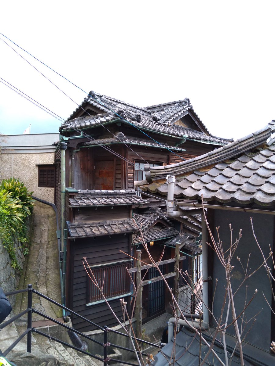 旅行写真家ヨシダユカリ 電子書籍発売中 尾道ガウディハウス 旅行写真家ヨシダユカリ 電子書籍発売中 尾道ガウディハウス