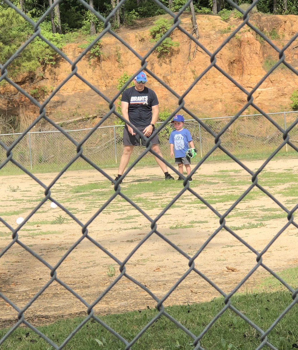 Collin_Ellis's tweet photo. My oldest had his first T ball practice today! I’m sure proud of him. https://t.co/WB7SO65vB5