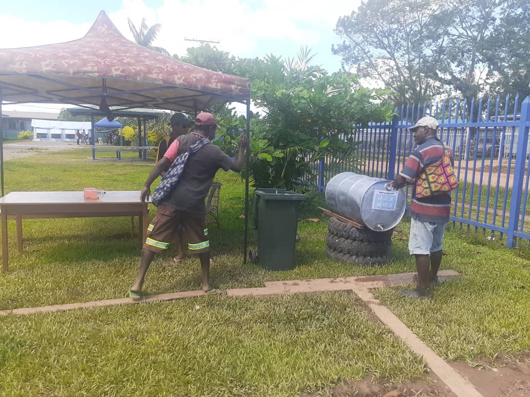 mik594's tweet photo. Privileged to connect with health workers in #Balimo #PNG this morning to discuss COVID19 and ongoing health services in the region. How incredible to be able to link via technology to remote regions to hear about their #COVID19 interventions #PNG #GlobalHealth #ADI #HealthTech https://t.co/IzBfDTee0T