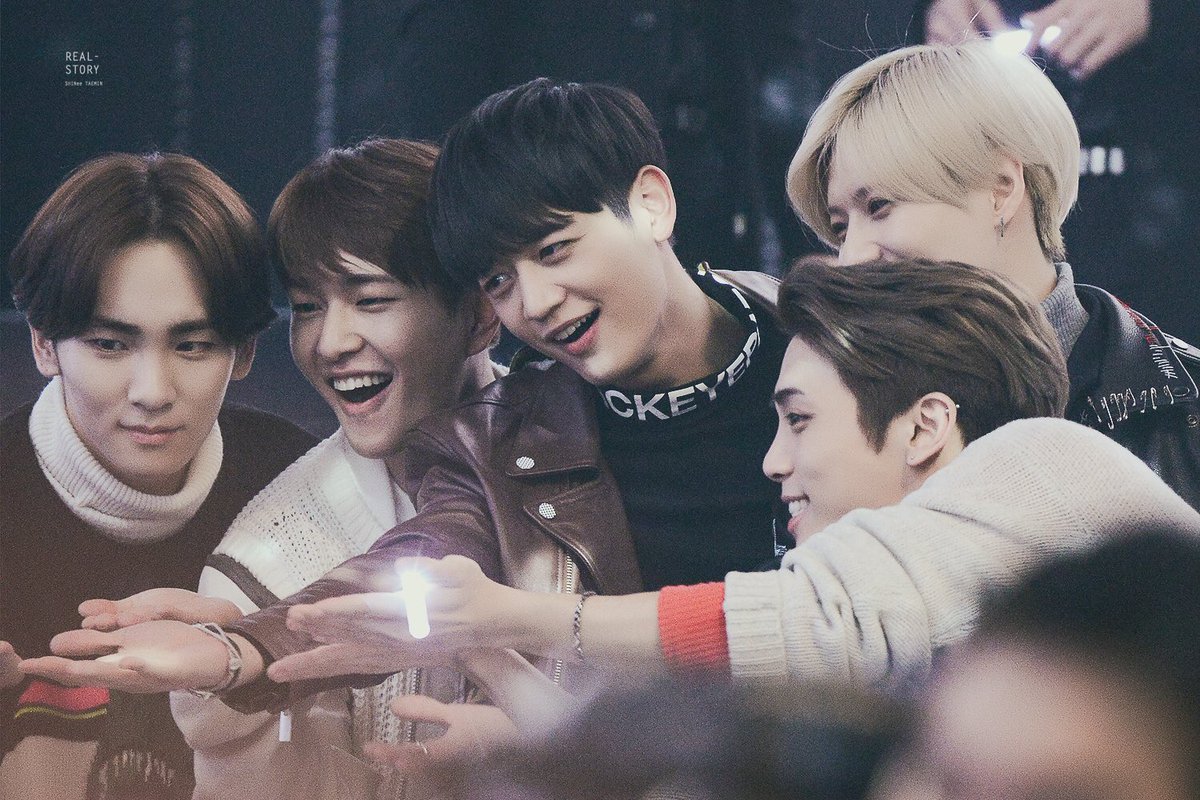 Day 25: OT5 pictureIt's finally D-Day and i can't choose only 1 pic tho, so here's my favs  #12YearsWithSHINee #샤이니는_12년째_빛나는중 #AlwaysWithYouSHINee #샤이니_데뷔_12주년  #SHINeeDay  #SHINee12thAnniversary
