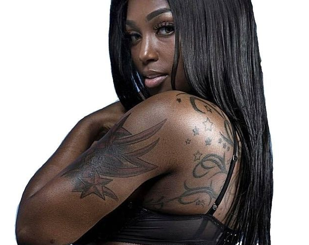 2EGO6Y9GNLTs5Cf's tweet photo. 黒人女の高画質ええです
#mrsgijane
G.I. Jane" Williams
#darkskinass
#hiphopmodel #tattoobabe https://t.co/aNXVBu3y9s