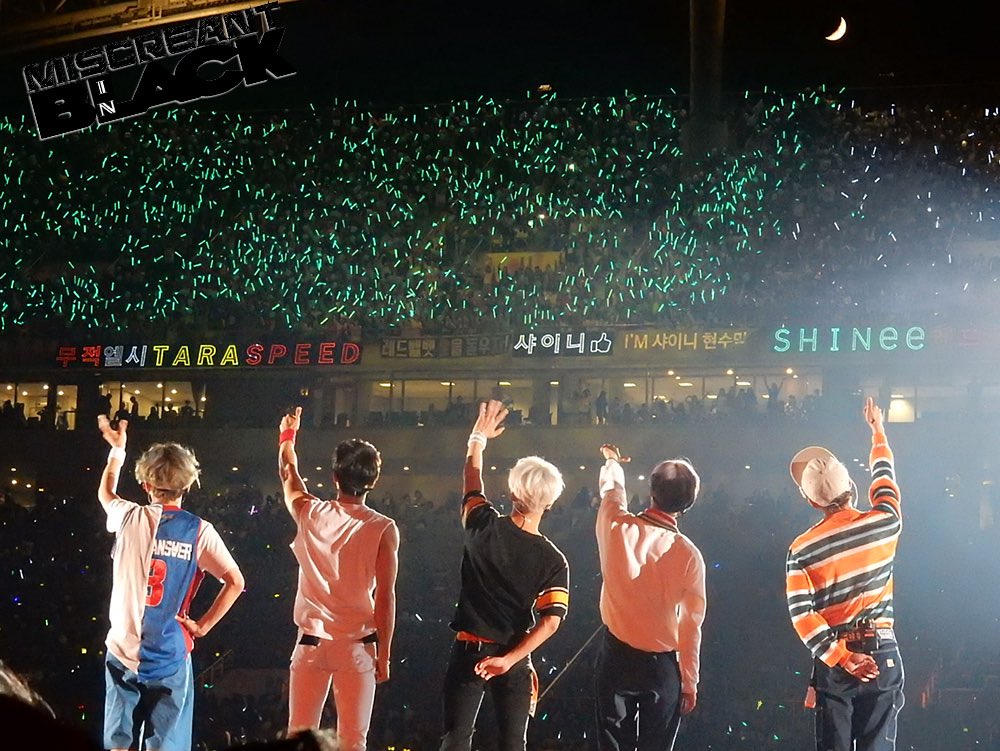 Day 25: OT5 pictureIt's finally D-Day and i can't choose only 1 pic tho, so here's my favs  #12YearsWithSHINee #샤이니는_12년째_빛나는중 #AlwaysWithYouSHINee #샤이니_데뷔_12주년  #SHINeeDay  #SHINee12thAnniversary