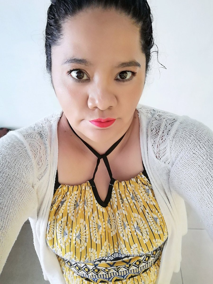 DIVALUSTAR's tweet photo. Linda tarde-noche a todos espero que la estén pasando bien solo pase a saludarlos familia los AMLO 😘😍🌹 https://t.co/OZ4INmTfE8