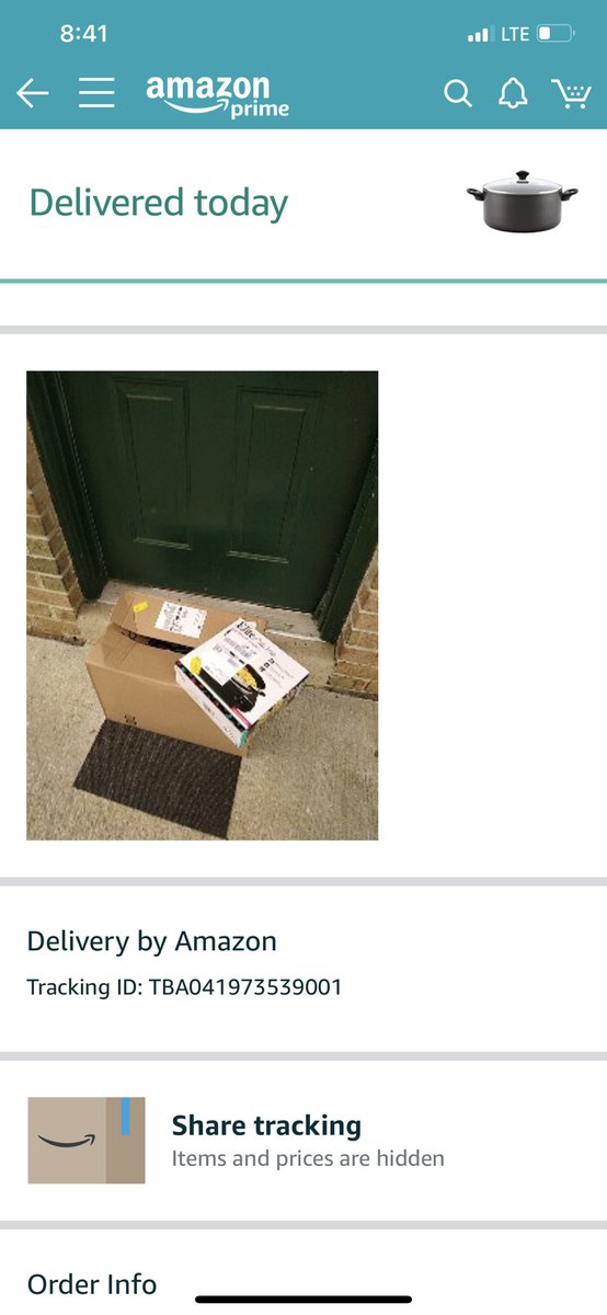 _BeautiFlaws's tweet photo. @AmazonHelp Tracking information ID. This is the picture that the driver took for my items. https://t.co/o2m2IHHMCZ