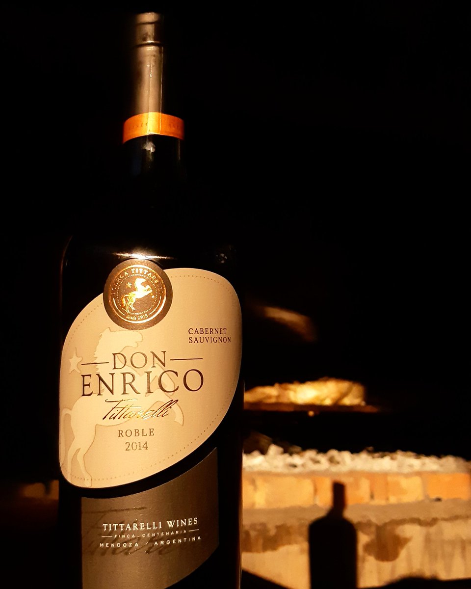 TittarelliWines's tweet photo. #vino en casa 🏡🍷 https://t.co/haGXarJzI2