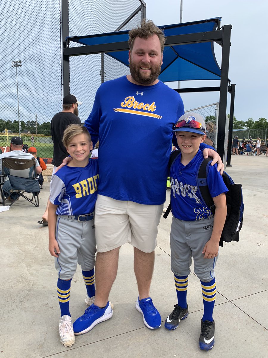 MauryP's tweet photo. Didnโt get @BrockHSBaseball in this year; cause you know #coronavirus but little Eagle baseball is pretty entertaining too ๐๐โพ๏ธ๐ fun running into @EliPotts22 coach @J_Clay_1991 ! #willtravelforbaseball https://t.co/6xWqCTwNLV