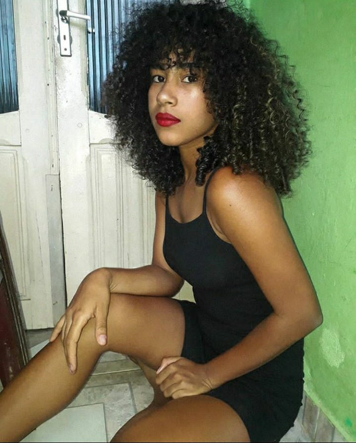 badgalline's tweet photo. @PanteneBrasil meu cabelo na transição me dizia pra não desistir e não ligar para comentários negativos, pois no final tudo ia valer a pena. e valeu mesmo. #OPoderESeu https://t.co/52vUlxOVCh