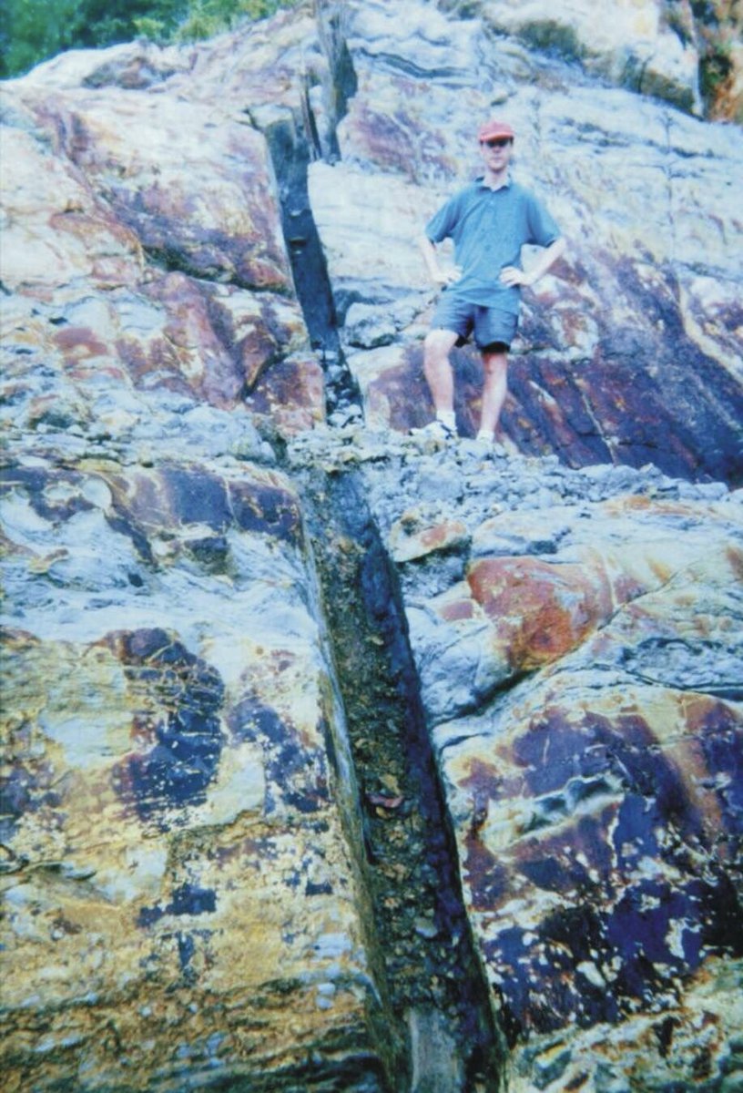 So, what about tensile cracks and things like these shale dykes? Surely they involve far-field forces or stresses pulling apart from each other? Nope.