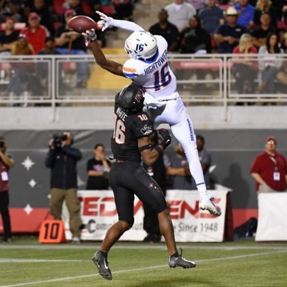 Hightower_J4's tweet image. Almost never counts. But first downs do. #passinterference 🤟🏾 🏁