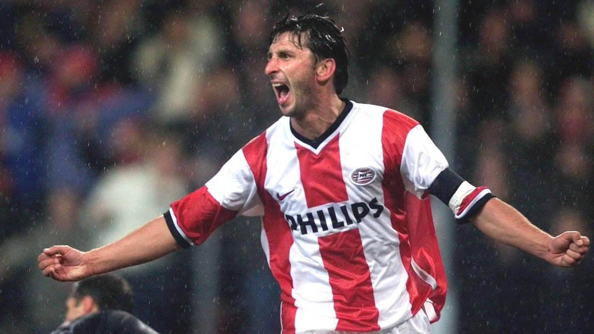 MarcelvdLaar's tweet photo. Zijn doelpunten ware pure kunst. De een nog mooier dan de ander. Vandaag viert Luc Nilis zijn 53e verjaardag #psv #hakbal #meestervandevrijetrap https://t.co/PADFX5siJM