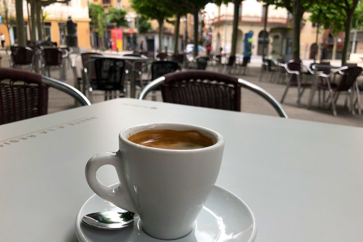 ☕️#Bondia! És #dilluns i això vol dir que a #Mataró estrenem la #fase1! Tornen les terrasses i podem tornar a gaudir de petits plaers com aquest! ☺️
I tu, on aniràs avui?
📸Publica una foto, etiqueta <a href="/visit_mataro/">Visit Mataró</a> i #ReVisitMataró