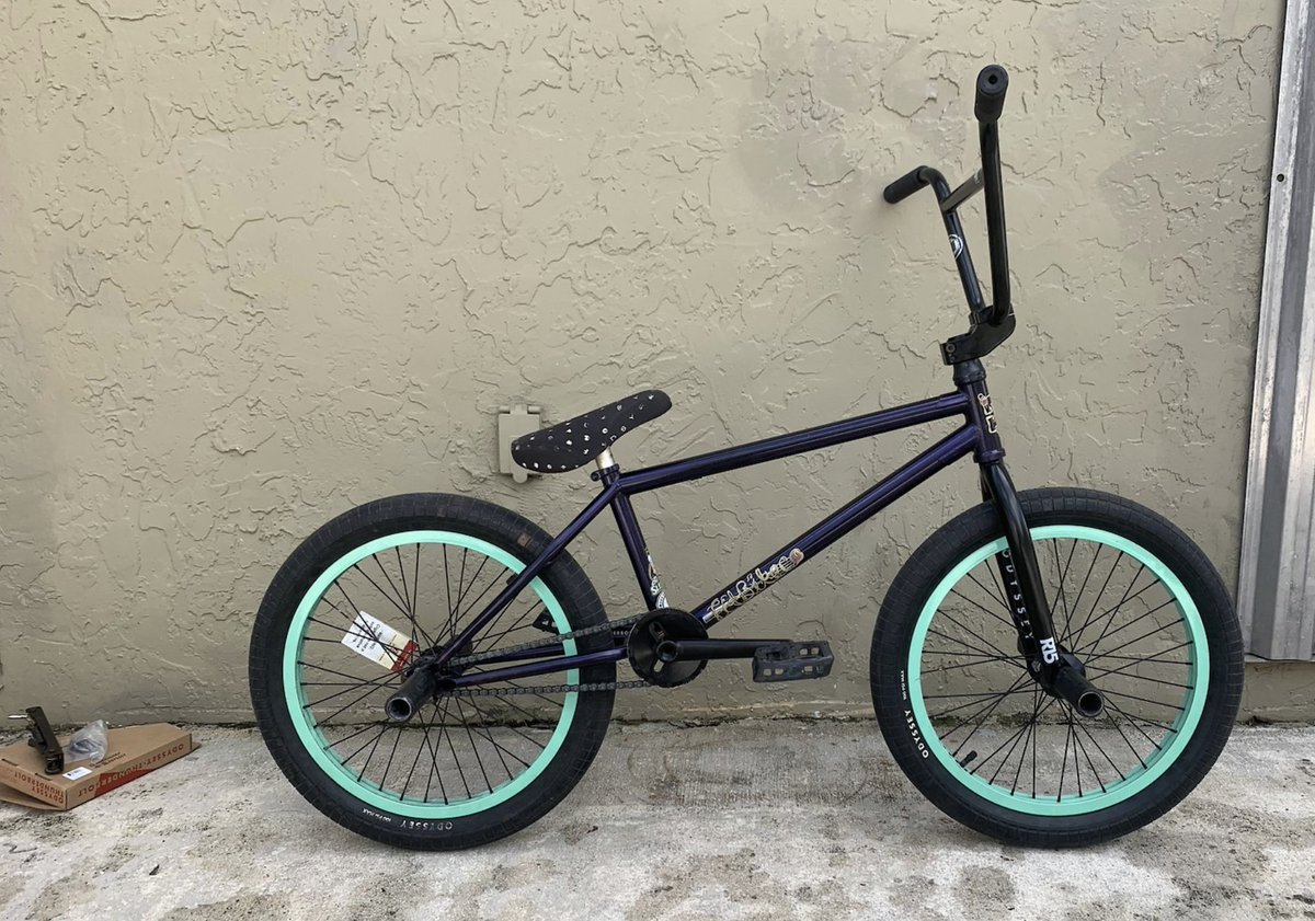 Super clean build of <a href="/EthanCorriere/">sleeper</a>'s signature <a href="/FITBIKECO/">FITBIKECO.</a> frame with a bunch of Odyssey parts from Vital BMX member bmxer_yoshi.

vitalbmx.com/community/bmxe…