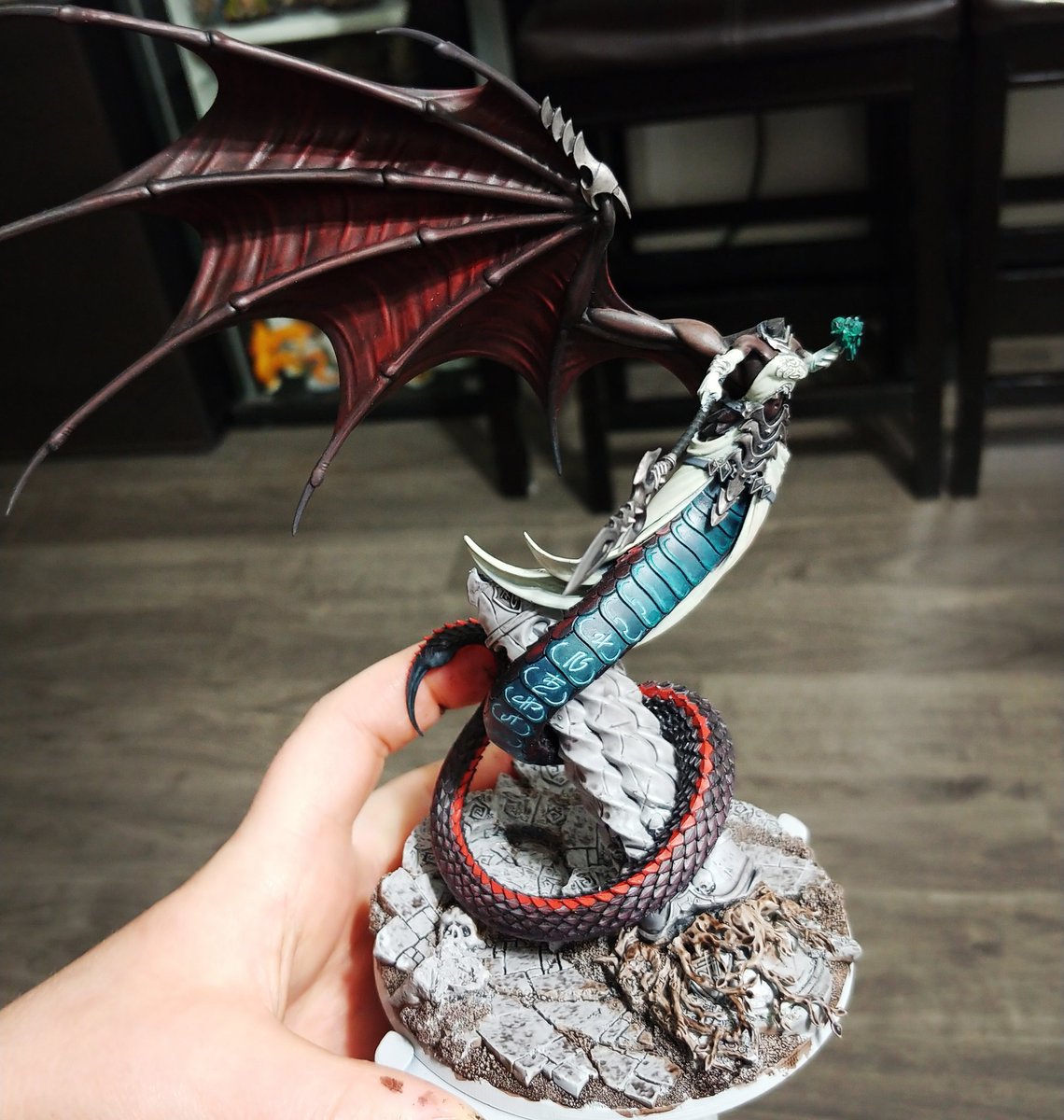 TechnicolorMini's tweet photo. Made some progress on the beautiful base from #microartstudio today #wip #paintingwarhammer #morathi #daughtersofkhaine #warmongers https://t.co/miXmHpRoUd