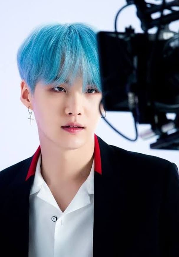 yoongi with blue/turquoise hair a necessary thread: