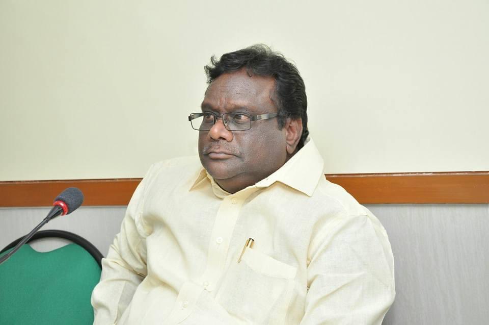 எந்த தலித் அமைப்பும் எந்த சமுதாயத்திற்கும் உதவியதில்லை.

வன்னியர் சங்கத்தலைவராக வீற்றிருந்த காடுவெட்டியாரோ,

தாழ்த்தப்பட்டோரை இழிவுப்படுத்தும் இரட்டைக்குவளை ஒழித்தார்

கோவிலுக்குள் அழைத்து சென்றார்,

சமபந்திகளை நடத்தினார்,

இருளருக்கு நிலங்களை பெற்றுத் தந்தார்.

#MaaveeranGuruPMK