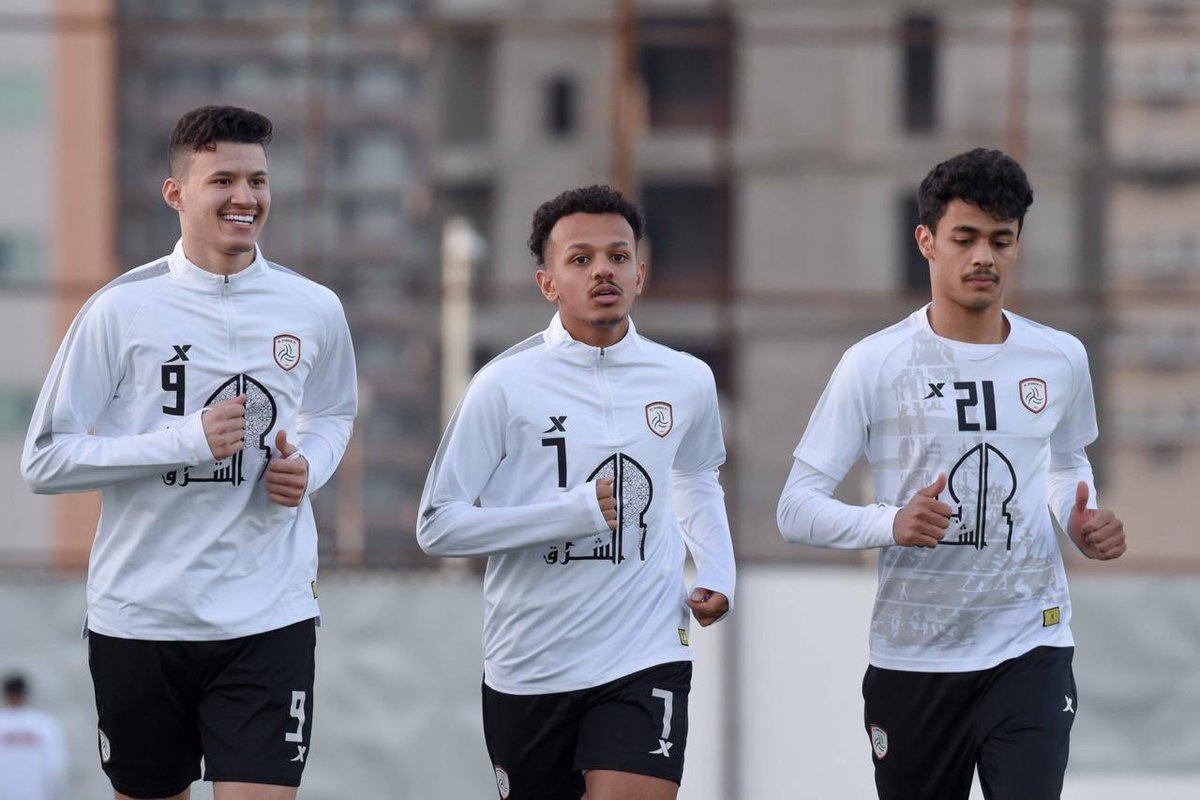 WEEKEND1147's tweet photo. أنتم المستقبل 🧡🖤 #الشباب https://t.co/3T1b0wLt6B