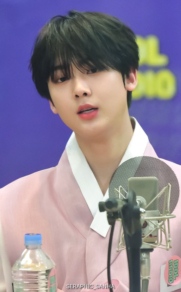 Sanha with long dark hair: a thread.  @offclASTRO  #ASTRO    #SANHA  #아스트로    #윤산하