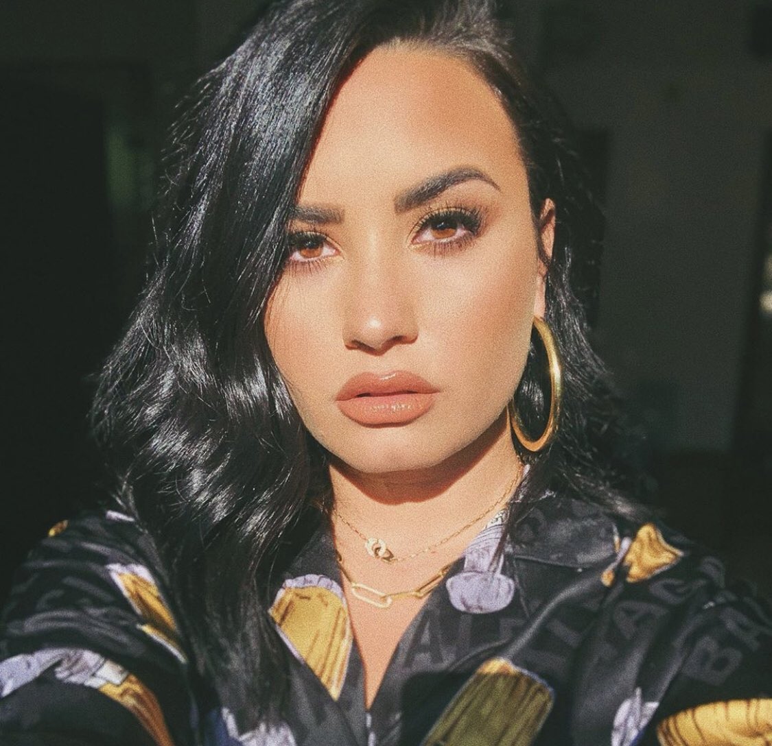 aredemilovato's tweet photo. TOP MULHERES MAIS LINDAS DO MUNDO 

🏆 1 • Demi Lovato. https://t.co/bwoCKJHJLv