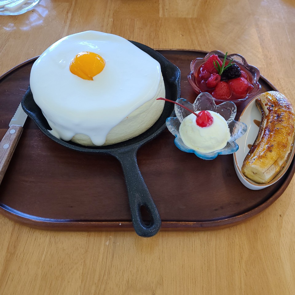 Zzerosmroqlhh56's tweet photo. 제주도오면 당당 꼭 가 ㅅㅂ진짜개존맛임 여기 예ri도왔었나봄 싸인잇ㅇ https://t.co/EaBTOCdRuT