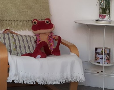 OneJollyTeacher's tweet photo. @RoseMarketingUK @vimto Ooh, I have a very eezy squeezy friend who would ๐โค๏ธthese! @fenrose79 #vimtoad https://t.co/qDJqzAIote