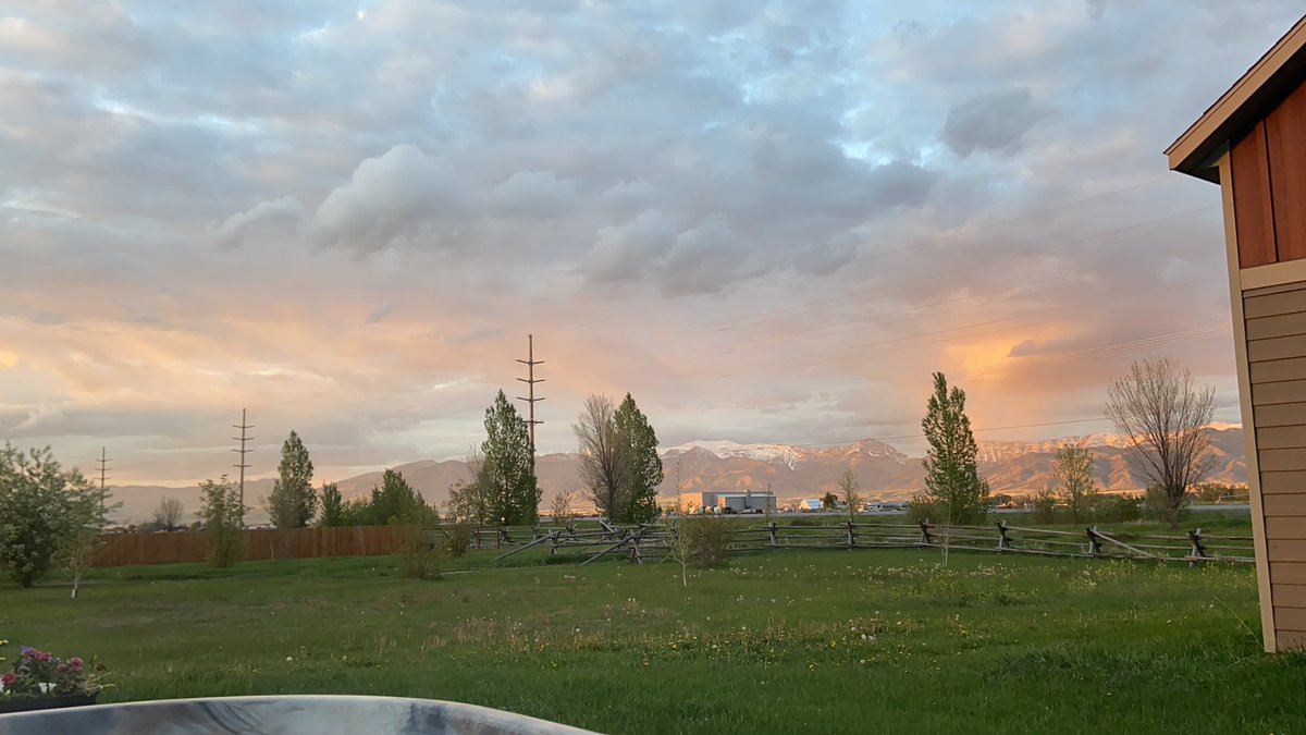 MTsteamboat's tweet photo. Enjoying a beautiful evening in #bigskycountry #restingeasy #lovemontana https://t.co/yGDYx1Dm8d