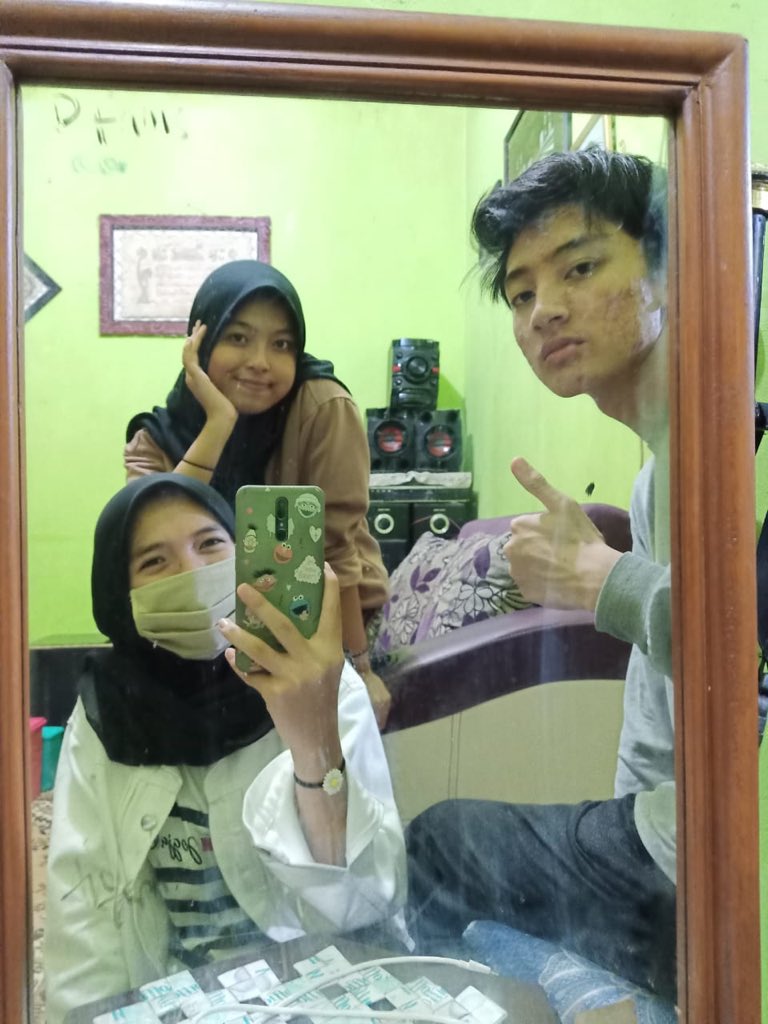 daisyeflow tweet media