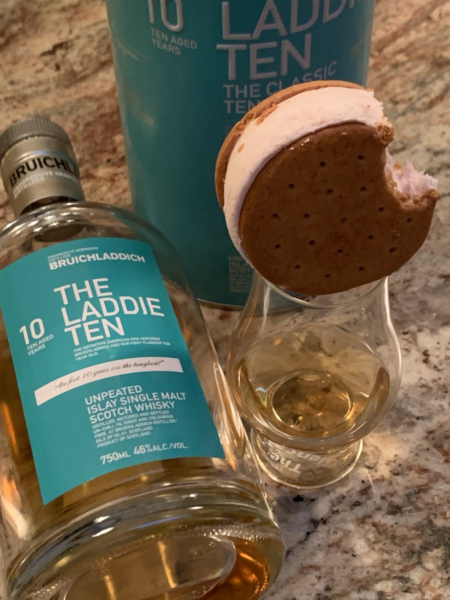 @Bruichladdich Blue and @AldensIceCream Strawberry Pink. #laddielockdown #feisile #dessert #islaywhisky #LaddieTen #singlemaltwhisky #organicicecream #foodwhiskypairing