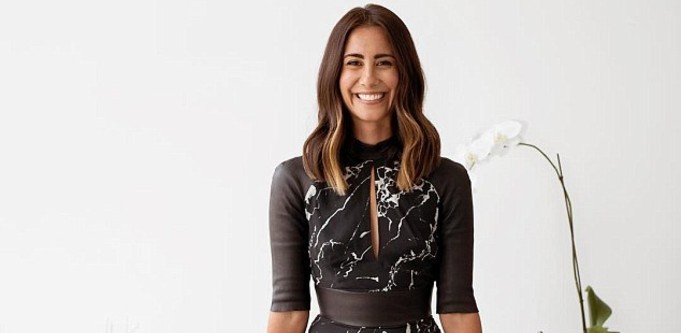 I'm interviewing Shoes Of Prey co-founder <a href="/jodiefox/">Jodie Fox</a> tmrw (Tues) 10am for our <a href="/SaxtonSpeakers/">Saxton Speakers</a> / <a href="/scenechange/">Scene Change</a> Fireside Chats.  Register here saxton.com.au/saxton-firesid…