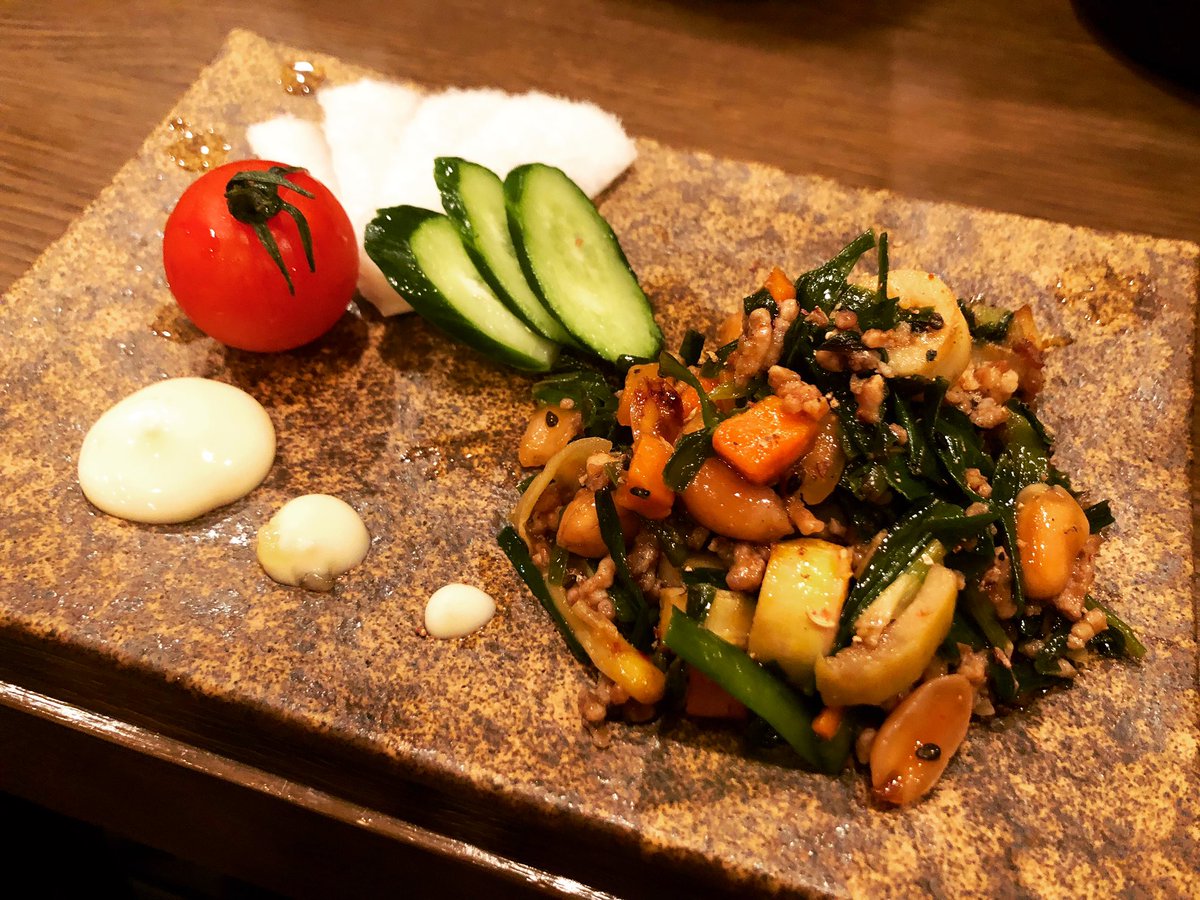 yumegakaz's tweet photo. 開店!
#テイクアウト
#昼呑み
お気軽に〜
写真は旨みの天下一武道会!
#肉みそ
干し海老、筍、豚、ニラ、生姜、四川山椒、ピーナツ他…
BGMも一新♪今週もよろしくお願いします!
#焼酎 #日本酒 80種
#酒と音楽とおばんざい #おと
#東三国 駅4番出口🔜
#新大阪 〜900m
一名様を大切にしています◎ https://t.co/djPJqEH6ZA