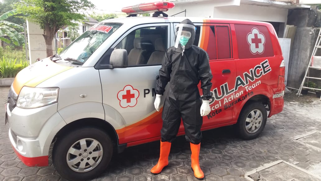 DavidWidyatmojo's tweet photo. I wear #hazmat when #onduty
I wear #doktah #arknights #cosplay When #offduty 

In game i fight against #oripathy 
In real life i fight for stoping #COVID19 #crisis under 
Lets pass this #pandemic

#arknights #cosplay #doctor #rhodesIsland 
#pmi @undermoonsoul @jotarozaku https://t.co/WRAYGtBe56