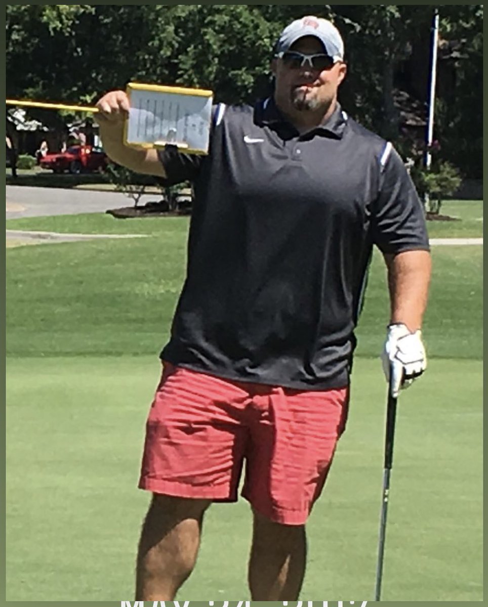 MonteSparkman's tweet photo. Throwback to that one time I was an #athlete #closestothepin #darkside #golfer #shortgamestrong https://t.co/YCSzZytNgM