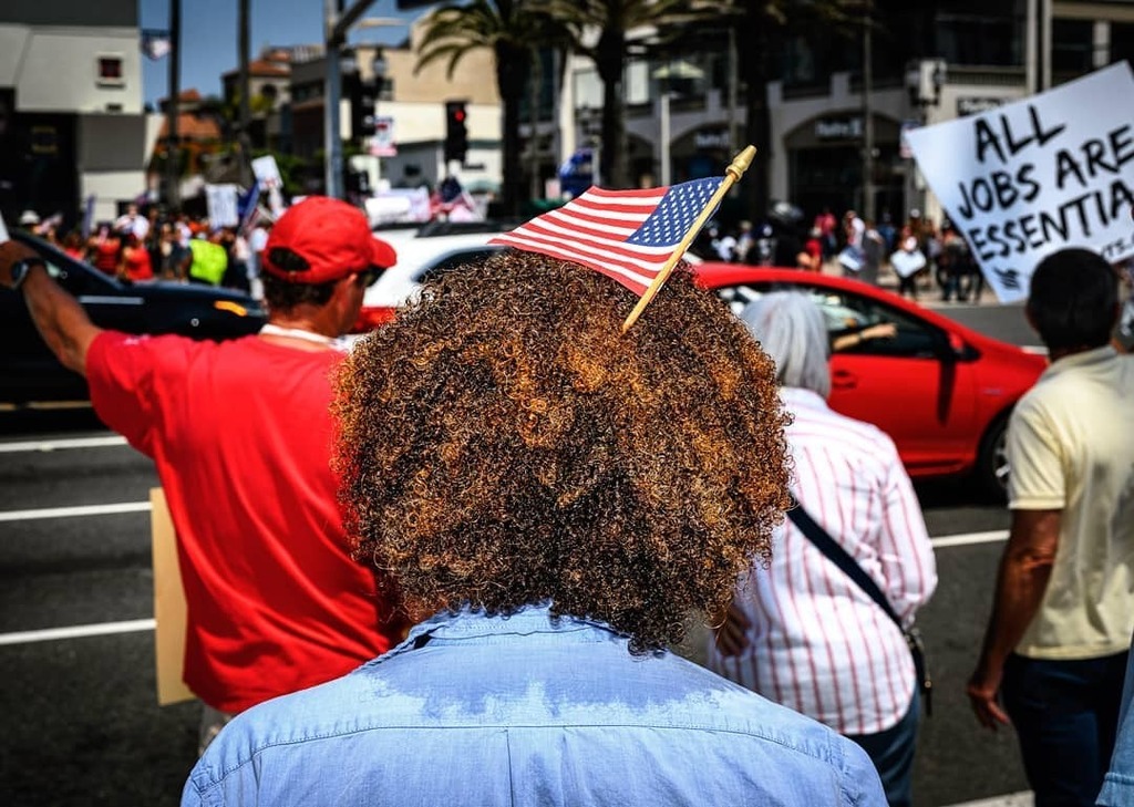grimace_ing's tweet photo. Hair flag.
°
°
°
°
°
°
#hairflag #Americanflag #everydayCA ##lockdownprotest #lockdown #reopenamerica #reopencalifornia #everydayLA #protest #huntingtonbeach #orangecounty #activism #photojournalism #covidtimes #covid #covidlife #covid19 #covidlockdown #quarantinescenes #qu… https://t.co/w80Al9Tpzk