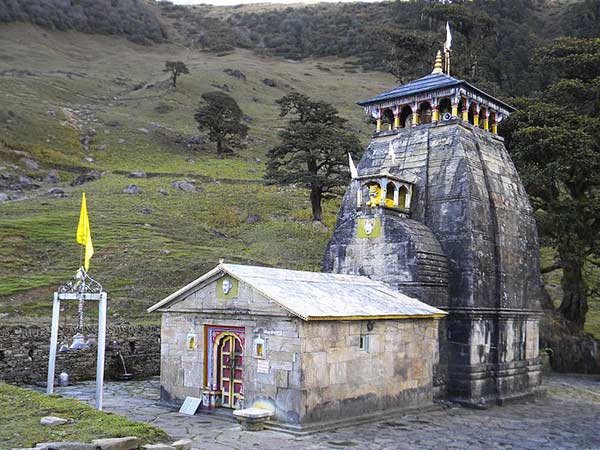 4: Madhyamaheshwar TempleThis temple is an integral part of the Panch Kedar and is the fourth temple to be visited in the Panch Kedar pilgrimage. The middle (madhya) or navel (nabhi) of the bull, considered a divine form of Lord Shiva, is worshipped at this temple.