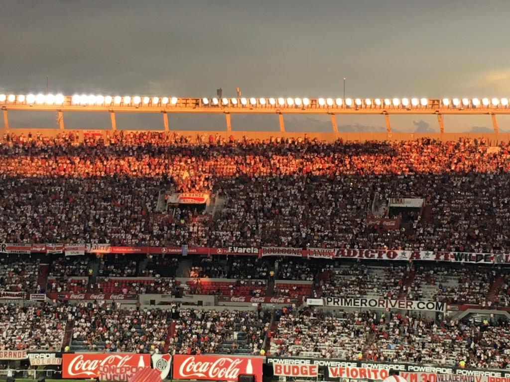 Muy FELIZ CUMPLEAÑOS RIVER, en estos 119 años de vida juntos construimos  el Club Social y Deportivo mas grande de Argentina festejemos y Viva la Patria