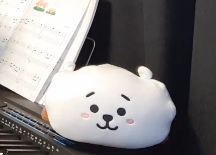 And lets not forget about rj chilling in the corner 